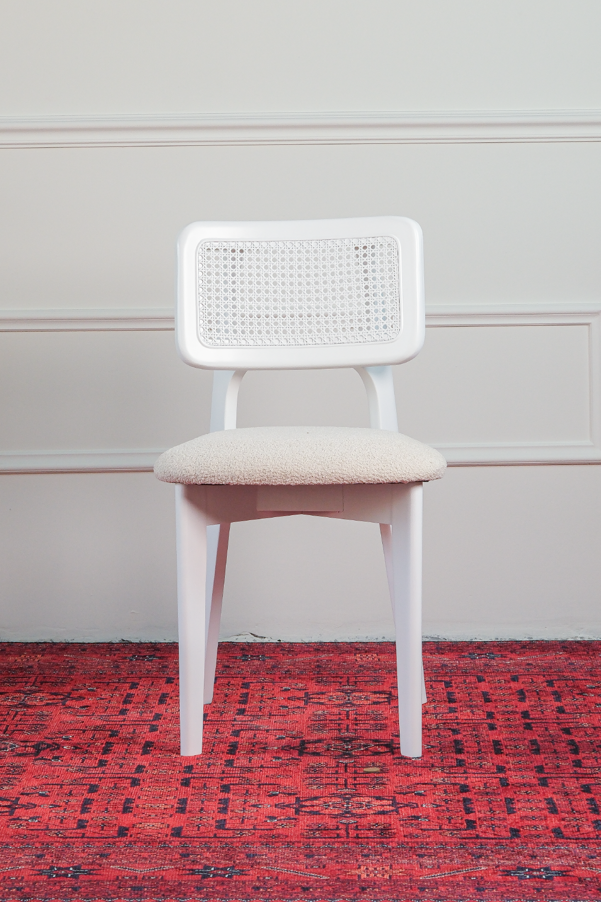 Woodenbend Mirla Beyaz  Kayın Sandalye – Hazeran Detaylı El İşçiliği