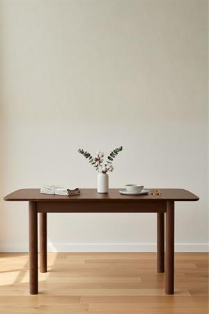 Woodenbend Elena Ceviz Ahşap Açılır Mutfak Masa Takımı 80x120 cm – Bench + 2 Hazeranlı Sandalyeli Vintage Masa Takımı