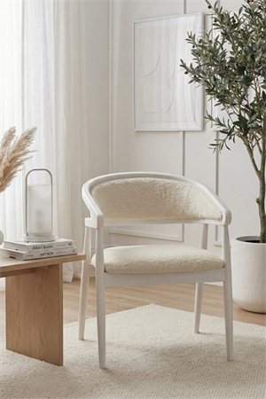 Woodenbend Florida Beyaz Kolçaklı Sandalye | Kayın Ahşap İskelet, Teddy Kumaş Döşemeli Modern İskandinav & Bohem Yemek Masası Sandalyesi
