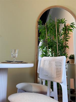 Woodenbend Mirla Yuvarlak Beyaz 100 cm Ahşap Yemek Masası Takımı – Hazeran Sandalyeli 4 Kişilik Masa Seti