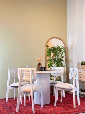 Woodenbend Mirla Yuvarlak Beyaz 100 cm Ahşap Yemek Masası Takımı – Hazeran Sandalyeli 4 Kişilik Masa Seti