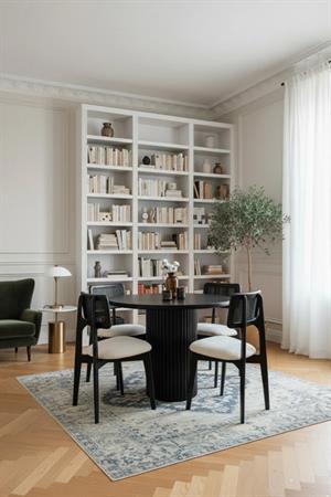 Woodenbend Mirla Yuvarlak Siyah 100 cm Ahşap Yemek Masası Takımı – Hazeran Sandalyeli 4 Kişilik Masa Seti