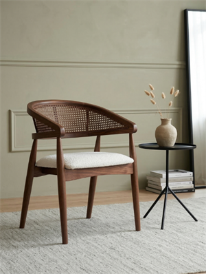 Woodenbend Zafira Yuvarlak Açılır Yemek Masası Takımı 100x100 / 130 cm Ceviz Renk | Hazeran Sandalyeli 4-6 Kişilik Ahşap Masa Seti Country & Rustik