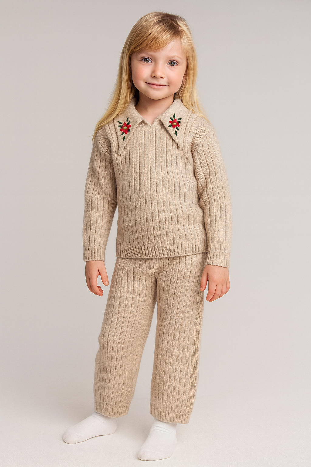 Triko Gömlek Yaka Çiçek İşlemeli Pantolonlu Takım bej