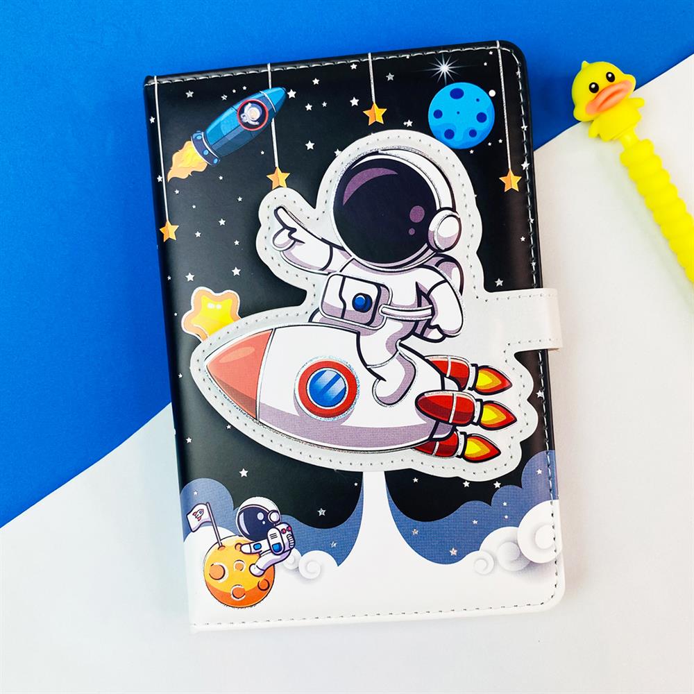 Astronot Tasarımlı Defter