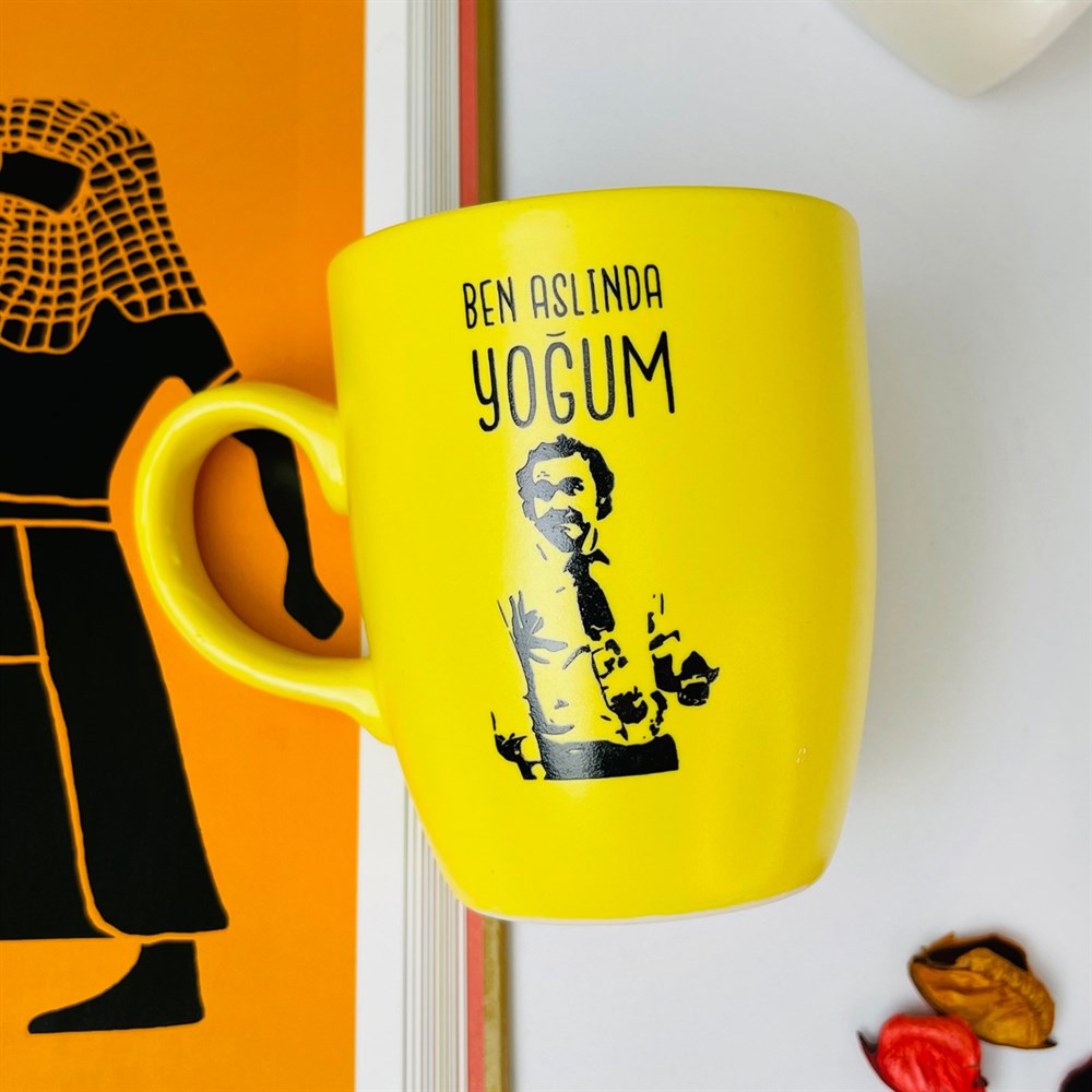 Ben Aslında Yoğum Yellow Printed Mug