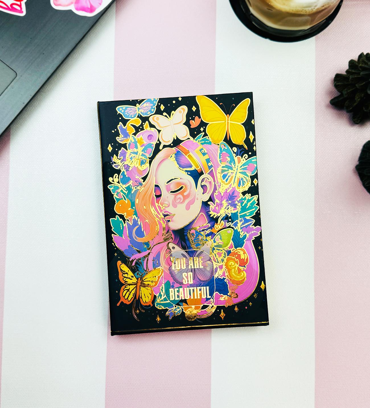 Çok Güzelsin Tasarımlı Lastikli Defter