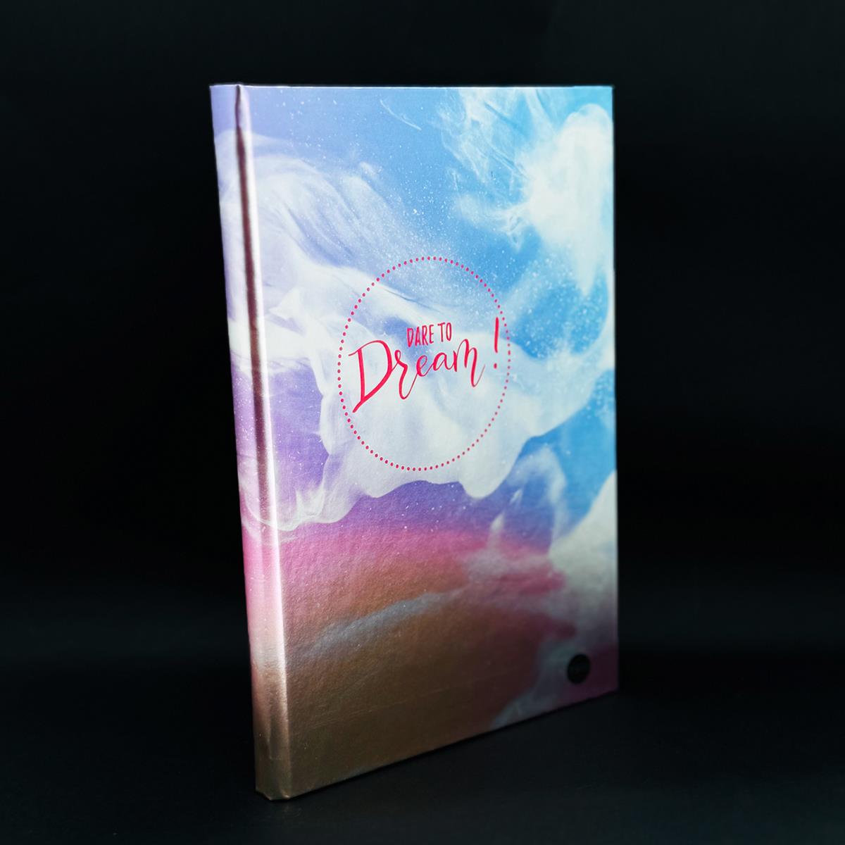 Dare To Dream Tasarımlı Metal Kapaklı Lastikli Defter