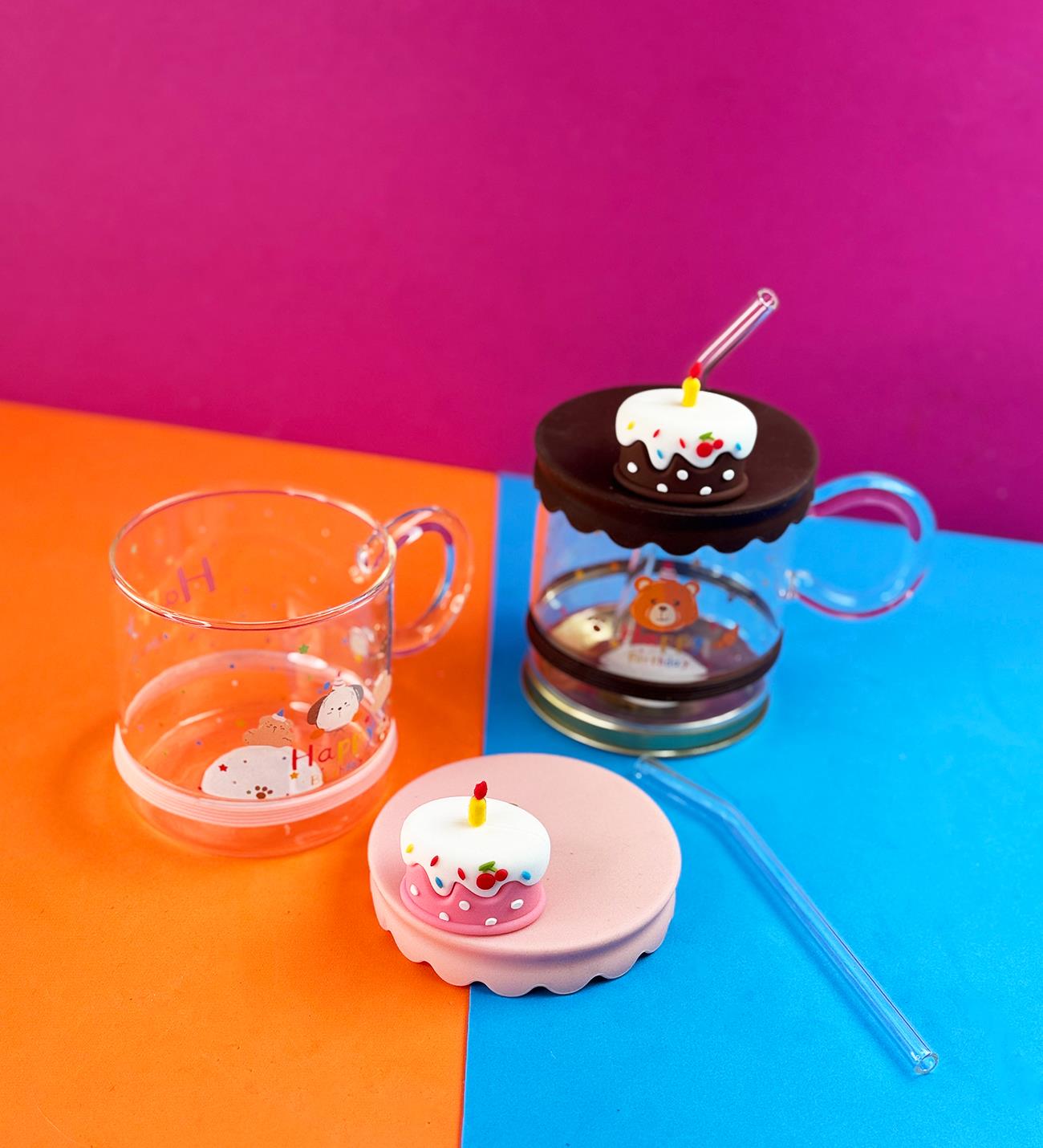 Happy Tasarımlı Slikon Kapaklı Pipetli Cam Kupa