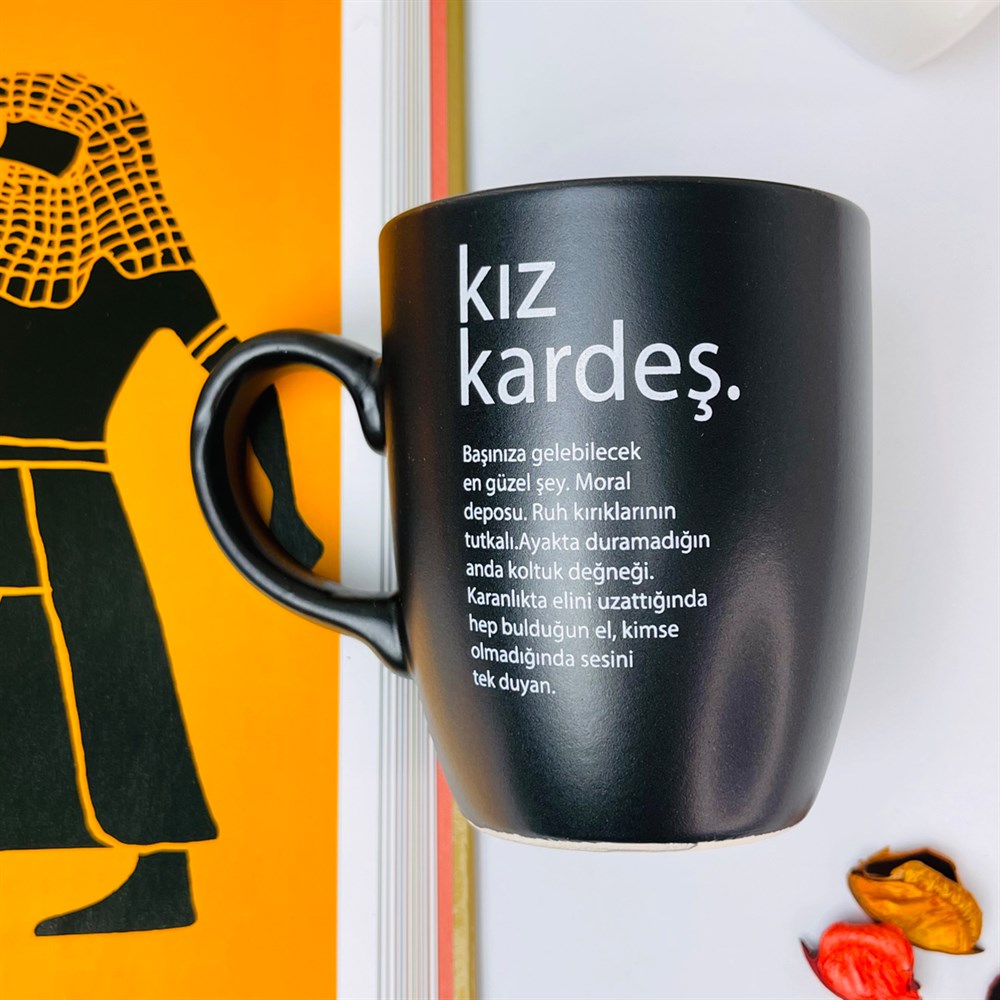 Kız Kardeş Black Printed Mug