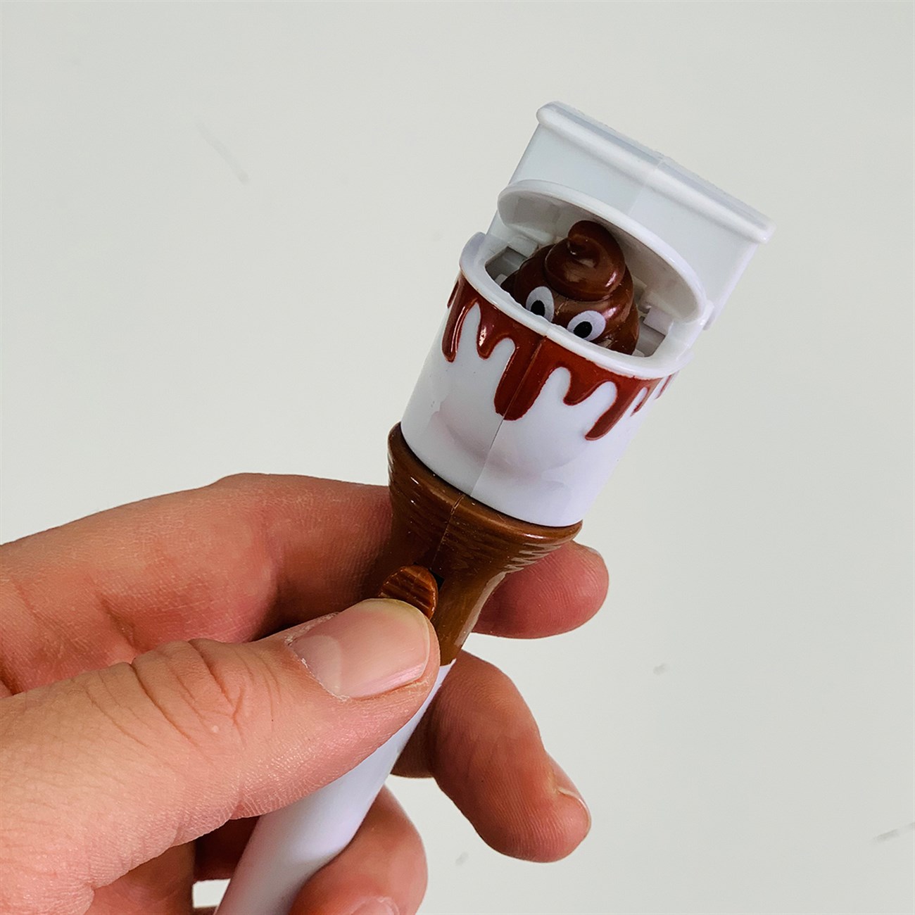 Closet Poo Pen