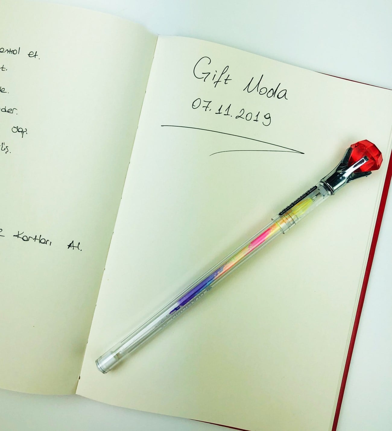 Love İs İn The Air Tasarımlı Lastikli Defter
