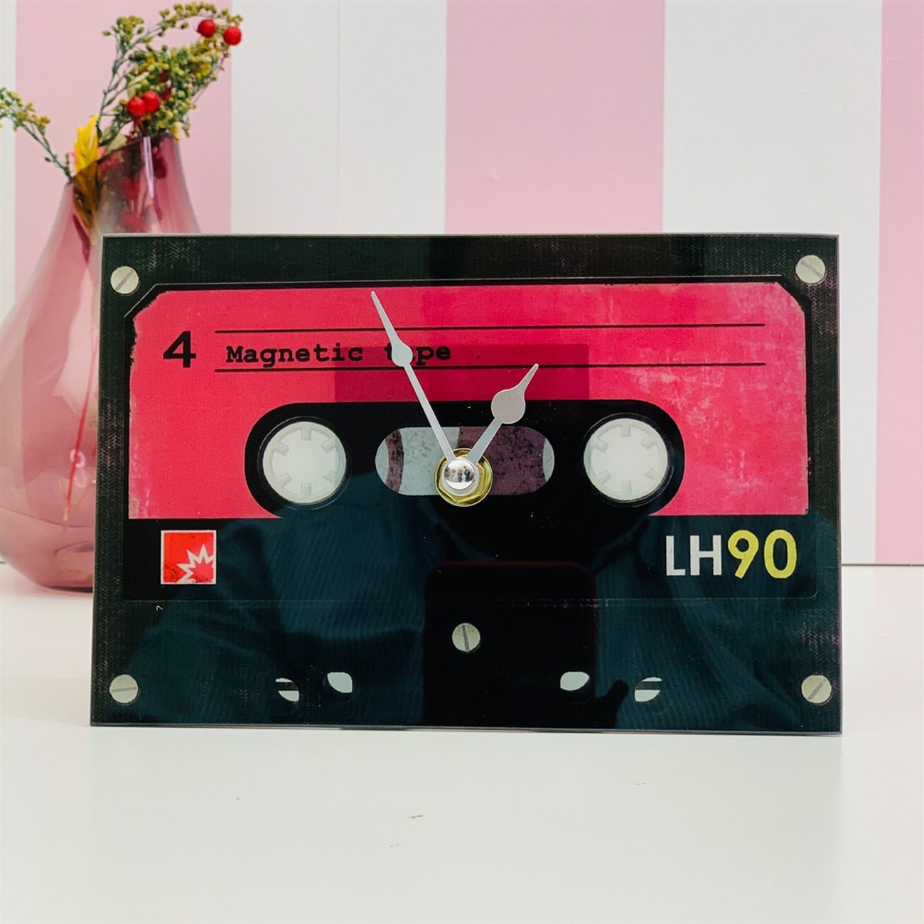 Nostaljik Kaset Tasarımlı Masa Saati