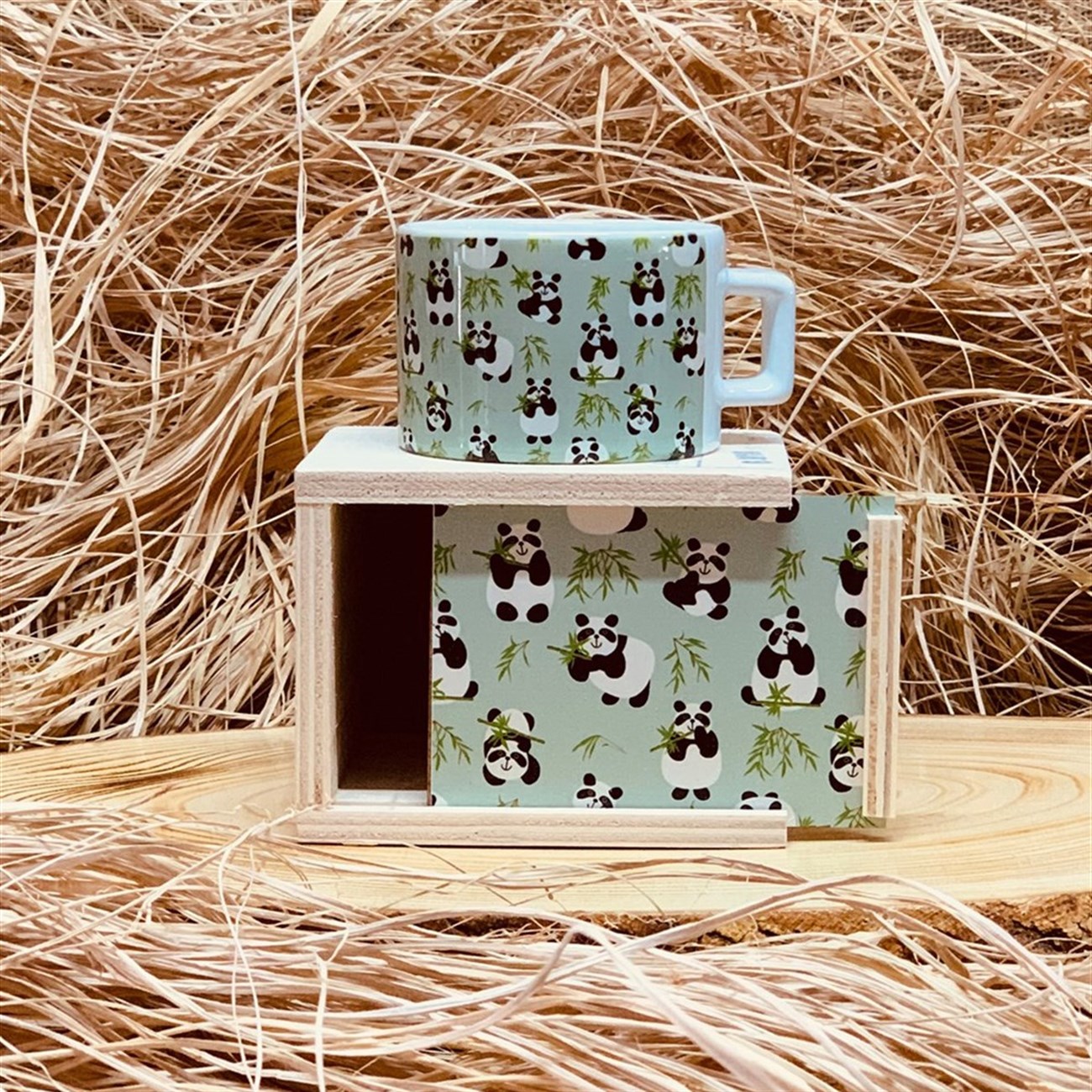 Panda Bambu Tasarımlı Kutulu Kupa