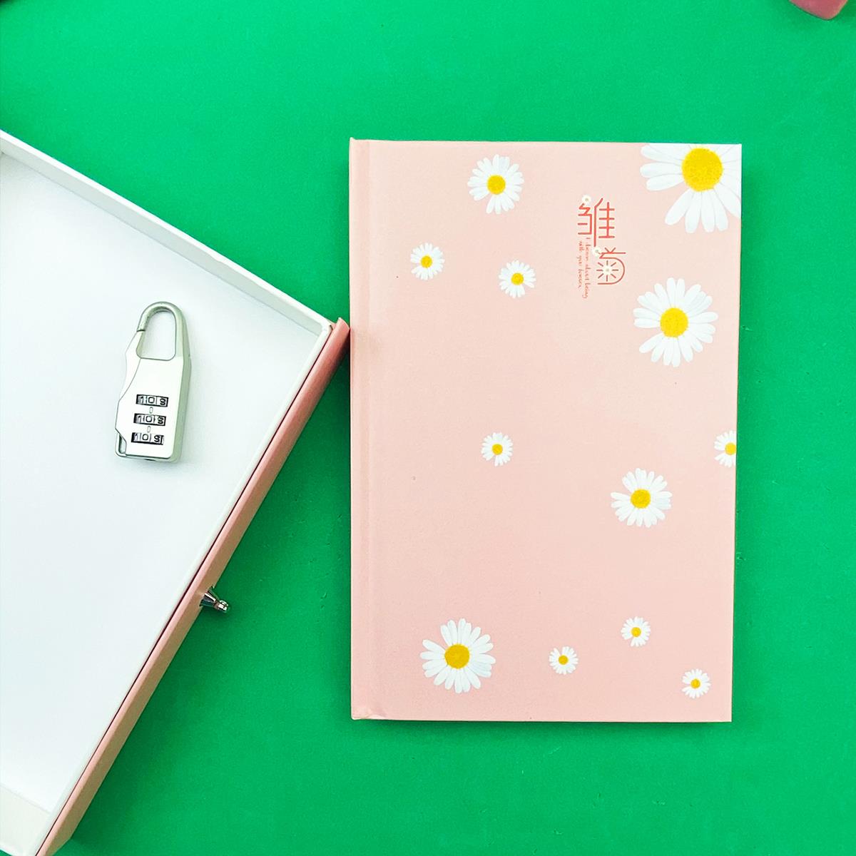 Papatya Tasarımlı Kilitli Günlük Defter
