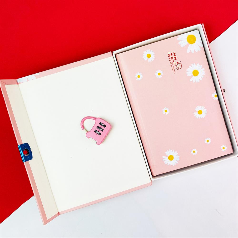 Papatya Tasarımlı Kilitli ilitli Günlük Defter