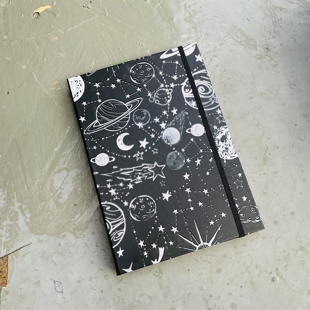 Saturn Ay Yıldız Tasarımlı Lastikli Defter