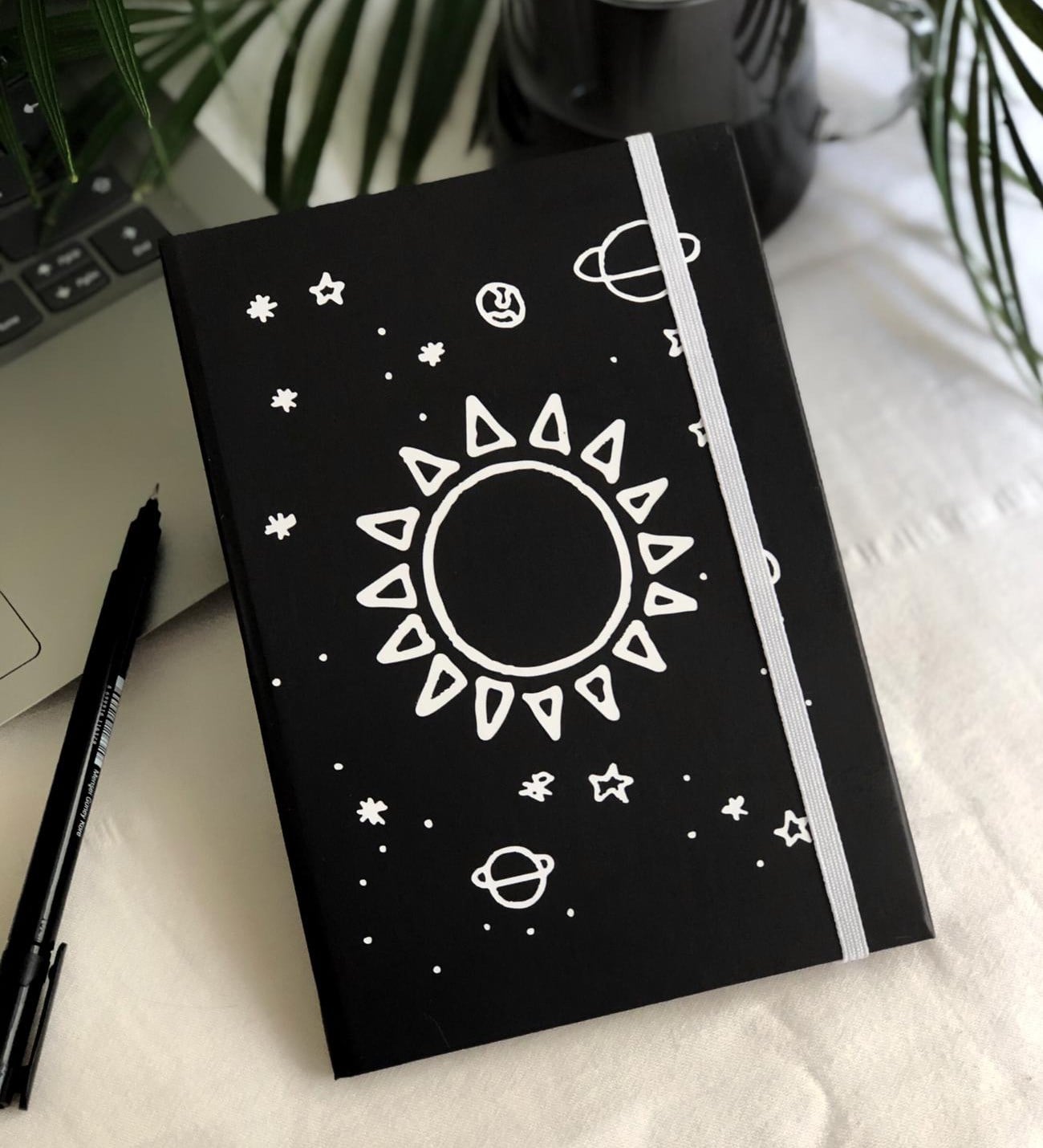 Saturn Güneş Tasarımlı Lastikli Defter