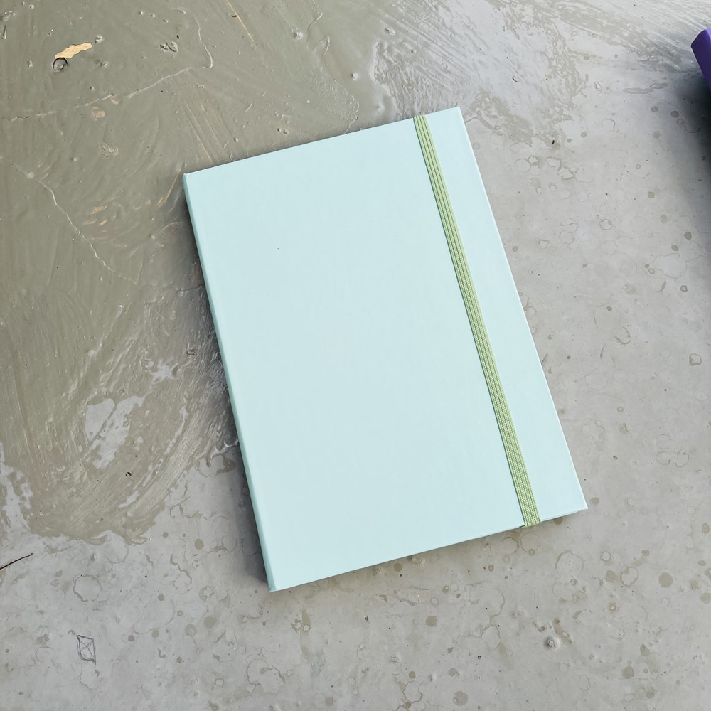 UV Baskıya Uygun Düz Su Yeşili Tasarımlı Lastikli Defter