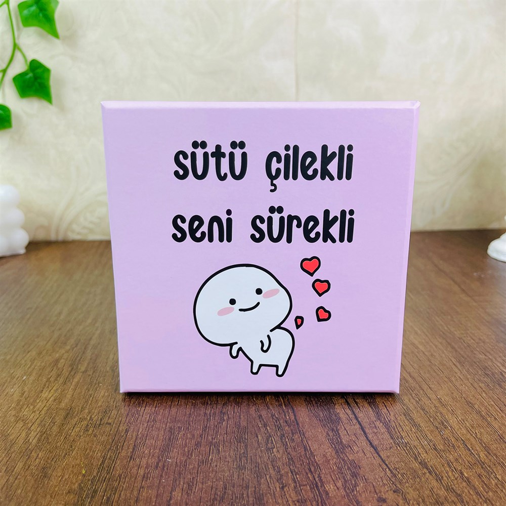 Sütü Çilekli Seni Sürekli Gift Box - 3 Pcs Set