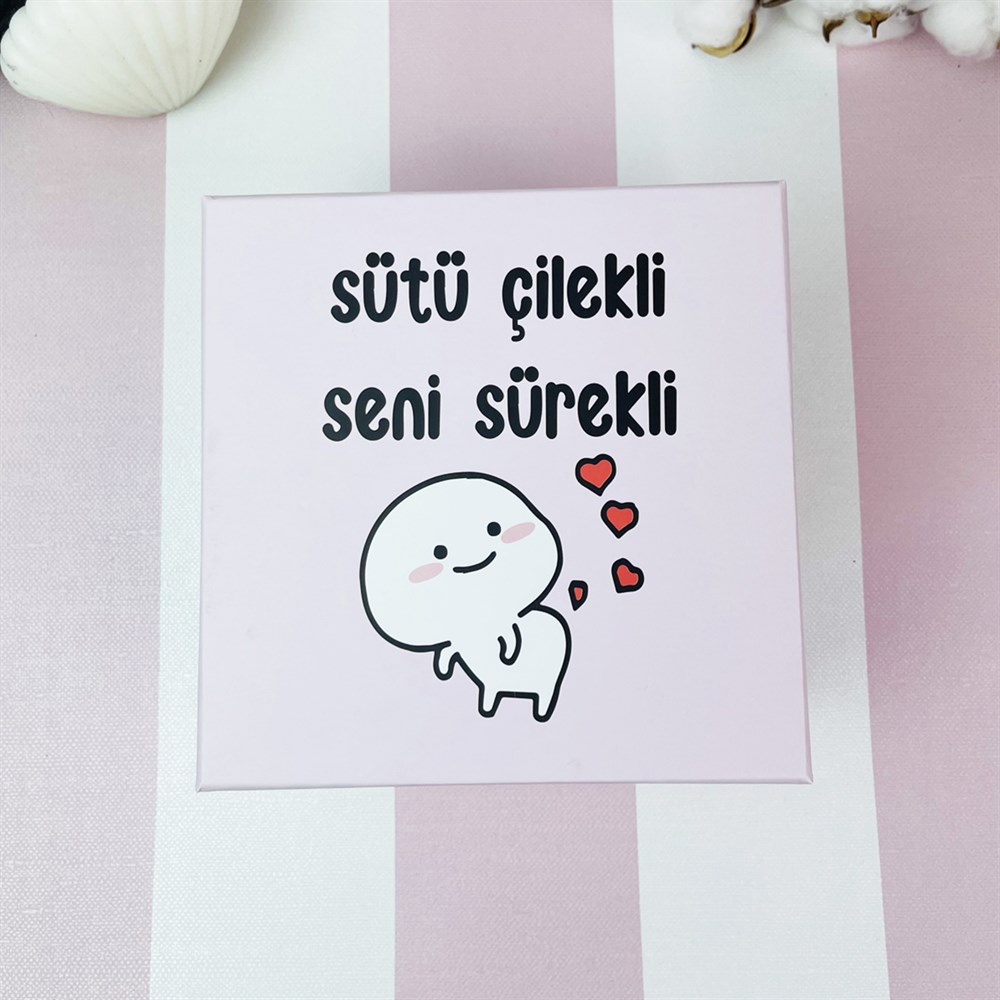 Sütü Çilekli Seni Sürekli Tasarımlı Mini Hediye Seti
