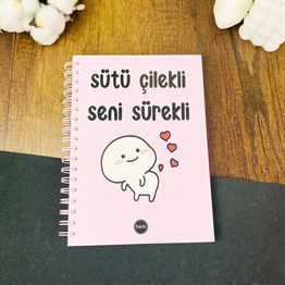  Sütü Çilekli Seni Sürekli Tasarımlı Çizgili Spiralli Defter 