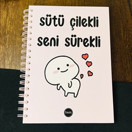  Sütü Çilekli Seni Sürekli Tasarımlı Çizgili Spiralli Defter 