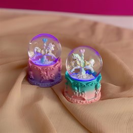 Unicorn Atlı Karınca Işıklı Mini Boy Kar Küresi