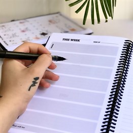 Believe Dream Shıne Tasarımlı Sert Kapaklı Lastikli Sprelli Tarihsiz Akademik Haftalık Planlayıcı