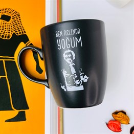 Ben Aslında Yoğum Black Printed Mug