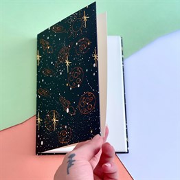 Çizgi Galaxy Tasarımlı Lastikli Defter