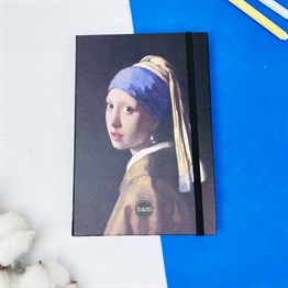 İnci Küpeli Kız Tasarımlı Lastikli Defter