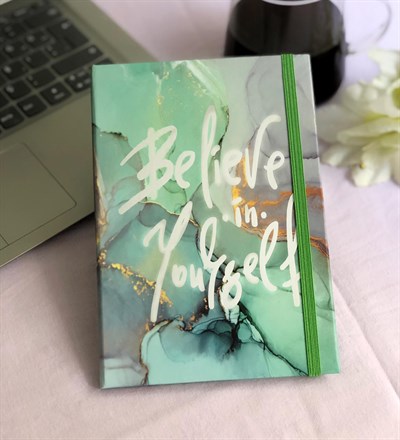 Kendine İnan Mottolu Tasarım Lastikli Defter