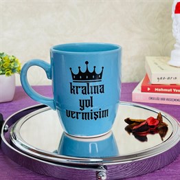 Kralına Yol Vermişim Blue Printed Mug