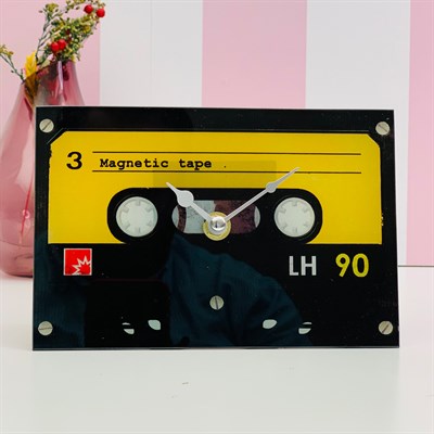 Nostaljik Kaset Tasarımlı Masa Saati
