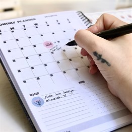 Panda Tasarımlı Sert Kapaklı Lastikli Sprelli Tarihsiz Akademik Haftalık Planlayıcı