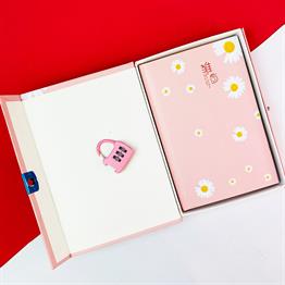 Papatya Tasarımlı Kilitli ilitli Günlük Defter