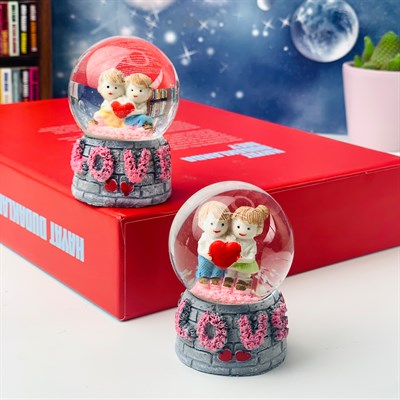 Sevimli Aşıklar Love Tasarımlı Kar Küresi