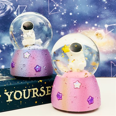 Space Orta Boy Işıklı Kar Küresi