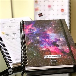Space Tasarımlı Sert Kapaklı Lastikli Sprelli Tarihsiz Akademik Haftalık Planlayıcı