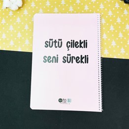 Sütü Çileki Seni Sürekli Tasarımlı Çizgili A4 Defter