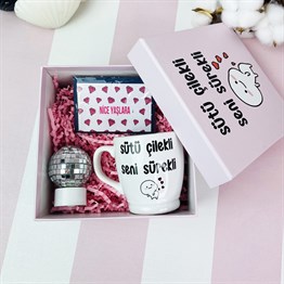 Sütü Çilekli Seni Sürekli Tasarımlı Mini Hediye Seti
