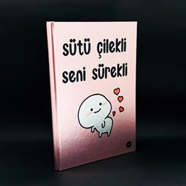 Sütü Çilekli Tasarımlı Metal Kapaklı Lastikli Defter