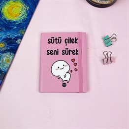 Sütü Çilekli Tasarımlı Sert Kapaklı Lastikli Mini Defter