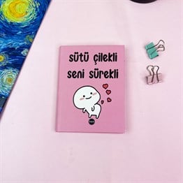 Sütü Çilekli Tasarımlı Sert Kapaklı Lastikli Mini Defter
