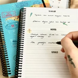 Travel Tasarımlı Sert Kapaklı Lastikli Sprelli Tarihsiz Akademik Haftalık Planlayıcı