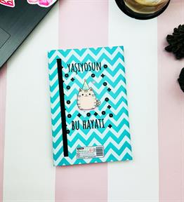 Yaşıyosun Bu Hayatı V2 Tasarımlı Lastikli Defter