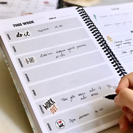 Yıldız Tasarımlı Sert Kapaklı Lastikli Sprelli Tarihsiz Akademik Haftalık Planlayıcı