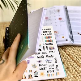 Yıldız Tasarımlı Sert Kapaklı Lastikli Sprelli Tarihsiz Akademik Haftalık Planlayıcı