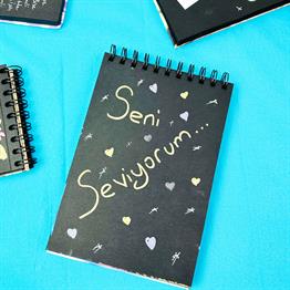 Yıldızlı Gece Tasarımlı 21x14Cm Üstten Spiralli Siyah Yaprak Sketch Book - Eskiz Defteri